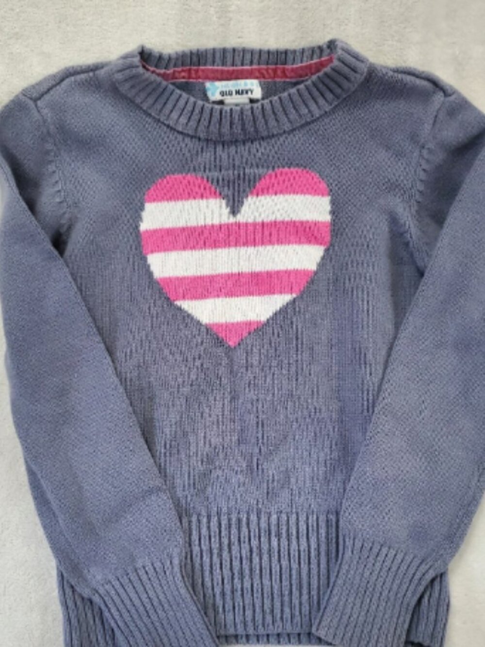 Old Navy Girls Sweater Size Medium Knit with Blue/Grey And Pink and White Heart